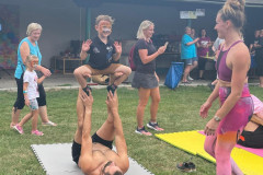Vystoupení Acroyoga Olomouc -  s dětmi.