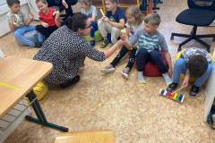 Třída při hudebce.