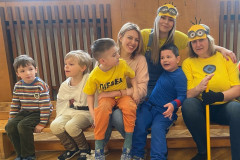 Třídní fotka s mimoni.