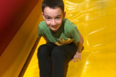 Chlapec ve WonderParku.