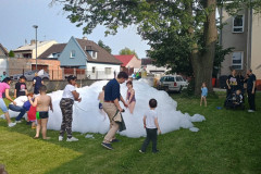 Hrátky v hasičské pěně.