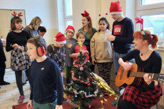Zpívání koled na horním patře - 4