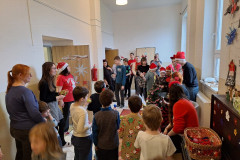 Zpívání koled na horním patře - 6